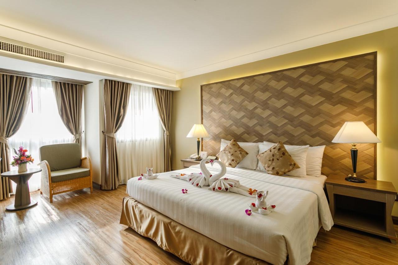 Amora Thapae Hotel Чіангмай Екстер'єр фото
