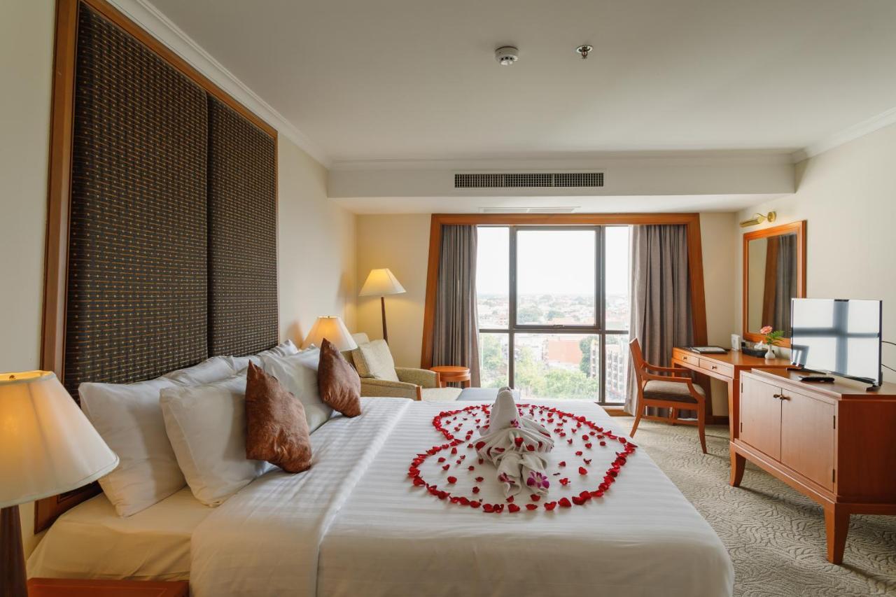 Amora Thapae Hotel Чіангмай Екстер'єр фото